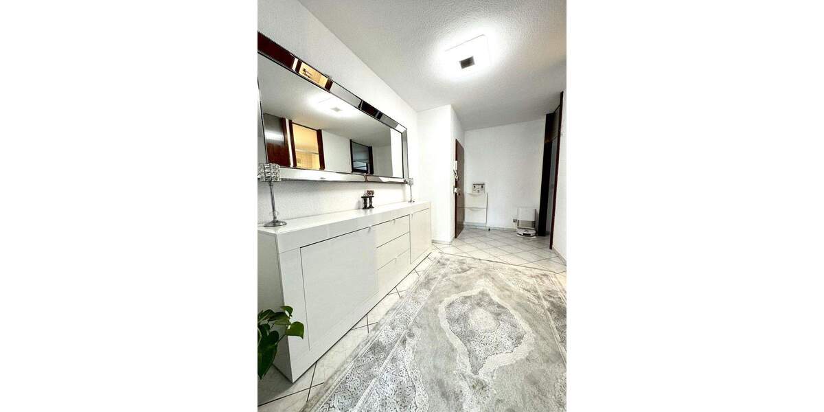 Wohnen mit Wohlfühlfaktor - Traumhafte 4-Zimmer-Wohnung mit Balkon und Tiefgaragenstellplatz 4 zimmer