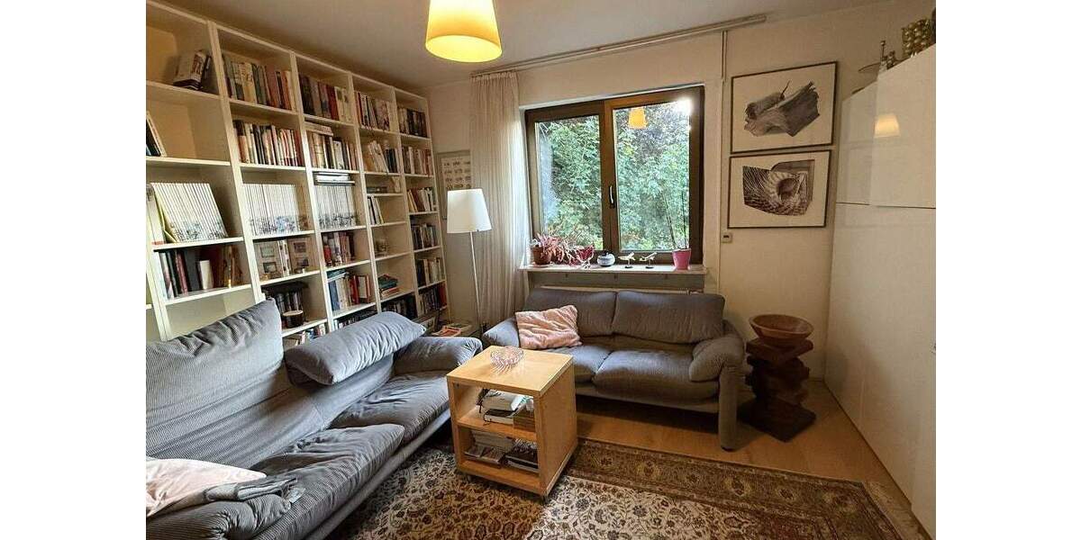 Freistehendes, vielseitig nutzbares Zweifamilienhaus mit großem Garten 9 zimmer