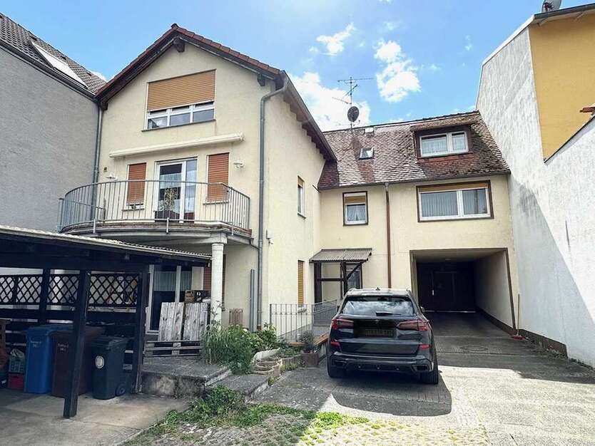 Haus zum Kaufen in Hattersheim 698.000 € 303 m²