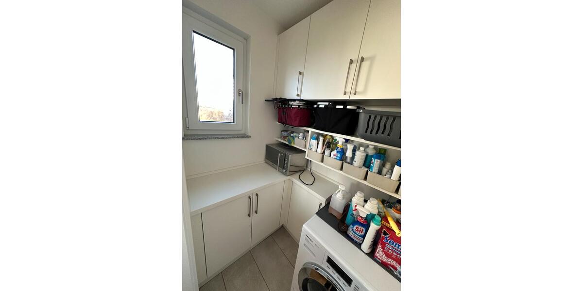 Hochwertige teilmöblierte 3-Zimmer-Etagenwohnung mit Balkon! 3 zimmer