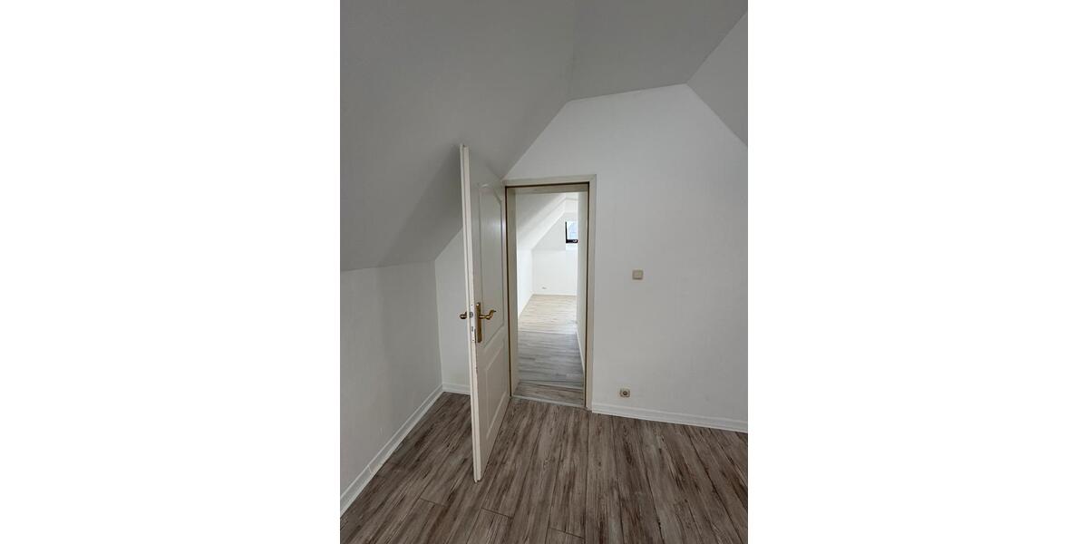 Maisonettenwohnung Taunusstein - 2.5 Zimmer, 81 m&sup2;, 1.250&euro; | Angebot:25435479