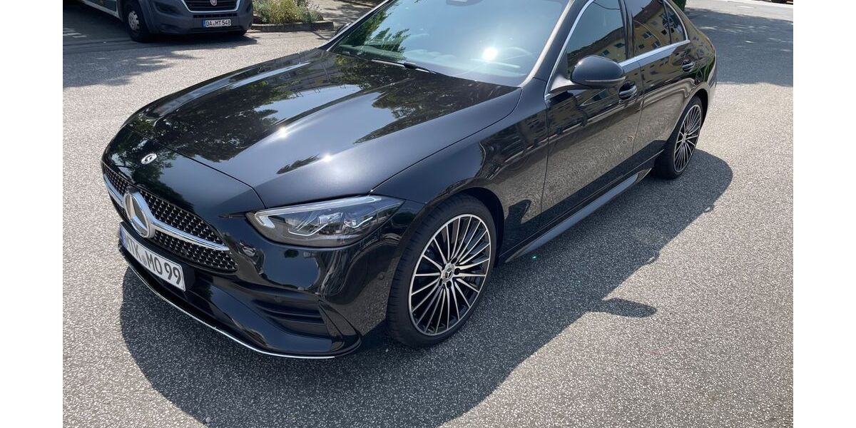 Mercedes-Benz 220 8.500 km 45.900 € Flörsheim 65439