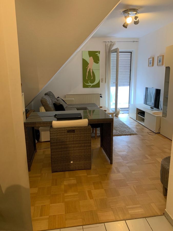 Provisionsfrei* Schöne Dachgeschossgewohnung mit großem sonnigen Balkon 2 zimmer