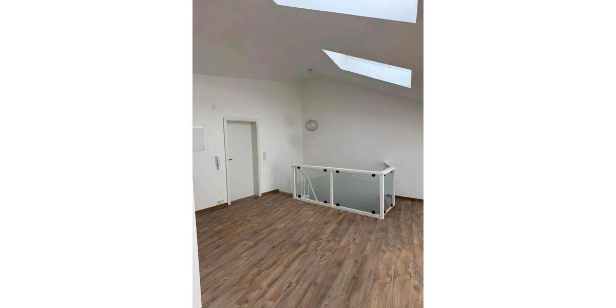 Dachgeschoßwohnung Ingelheim am Rhein - 1 Zimmer, 70 m&sup2;, 1.080&euro; | Angebot:25261107