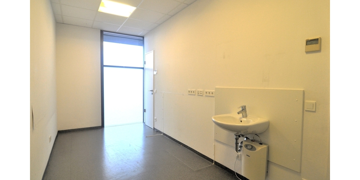 VERMIETET! Praxisfläche mit Penthouse-Feeling im Ärztehaus - Gewerbeobjekt Königstein | Angebot:26339473