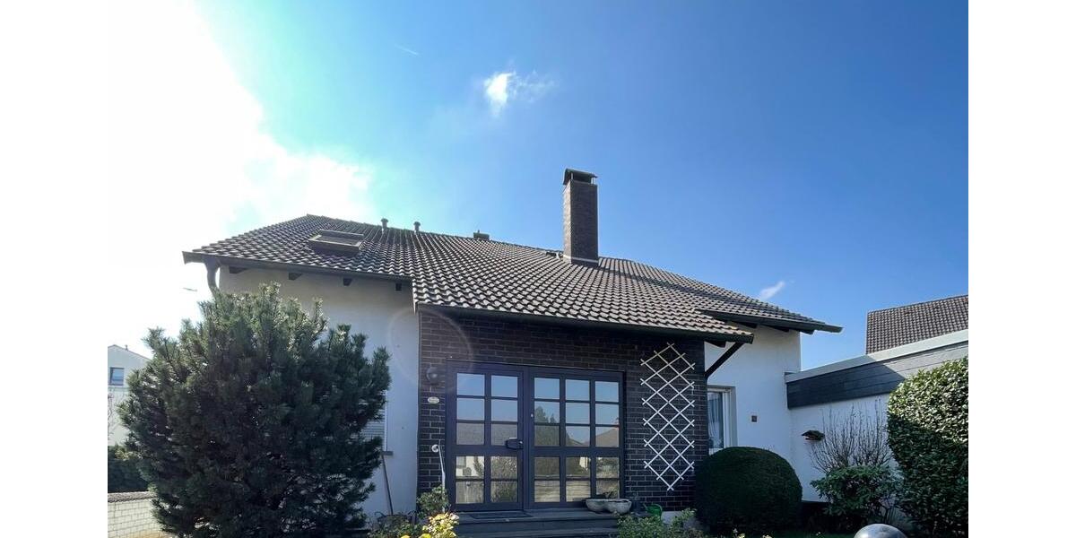 Einfamilienhaus Hochheim am Main - 8 Zimmer, 220 m&sup2;, 775.000&euro; | Angebot:26565880