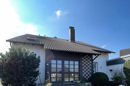 Haus Hochheim am Main - 8 Zimmer, 220 m&sup2;, 775.000&euro; | Angebot:26565880