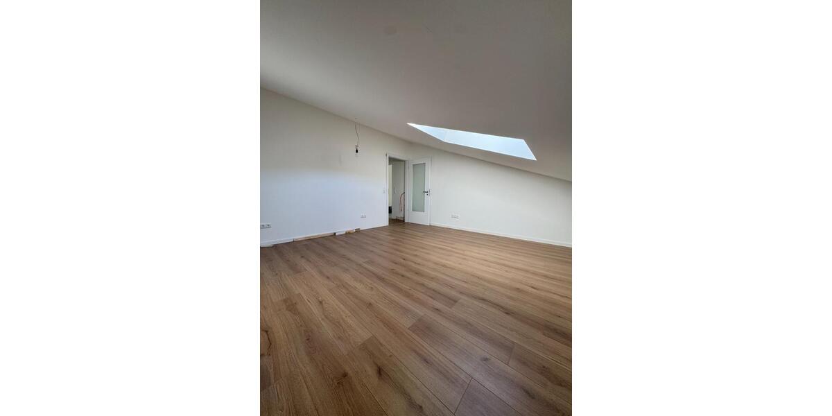 3-Zimmer-Dachgeschosswohnung mit großem Balkon (Neubau) 3 zimmer