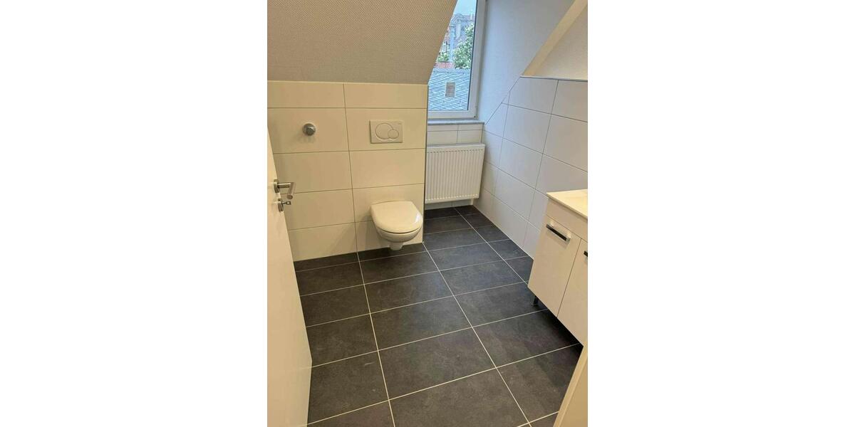 Dachgeschoßwohnung Wiesbaden Südost - 2 Zimmer, 61 m&sup2;, 660&euro; | Angebot:25811215