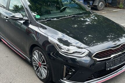 Kia ceed / Ceed 99.300 km 16.400 &euro; Wiesbaden 65203