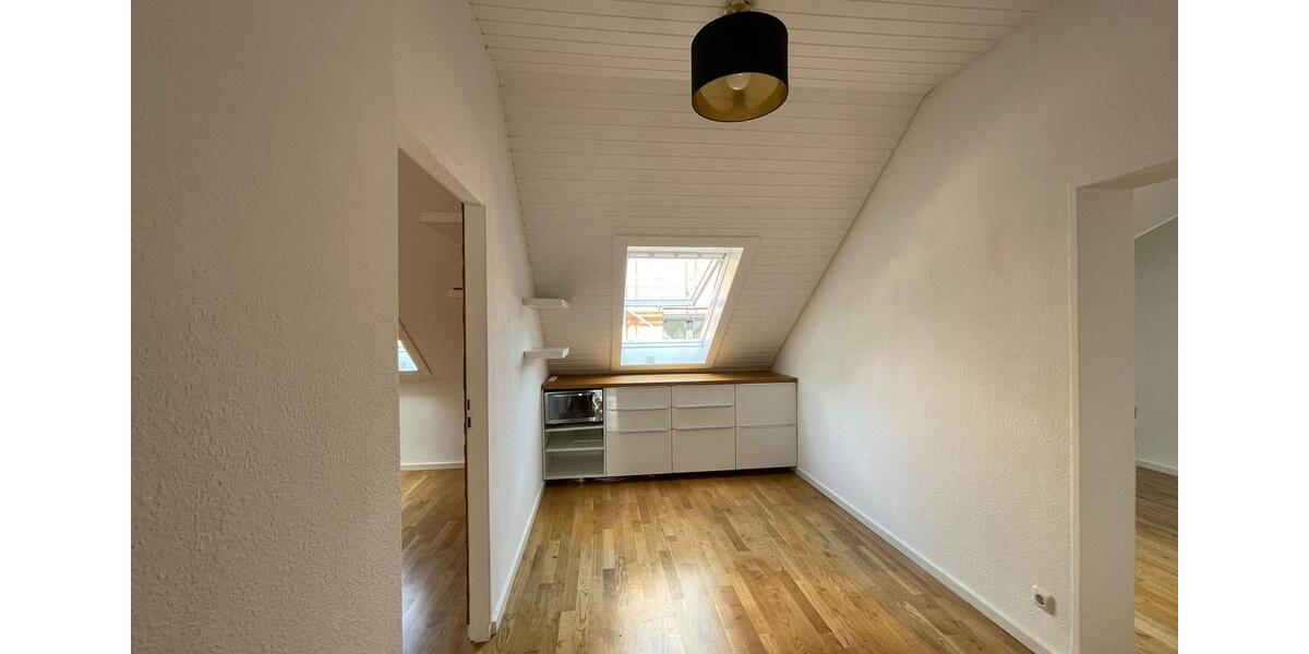 Dachgeschoßwohnung Idstein - 2 Zimmer, 43 m&sup2;, 625&euro; | Angebot:26272085