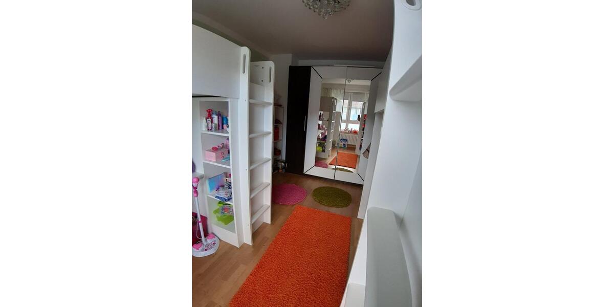 Etagenwohnung Wiesbaden Biebrich - 3 Zimmer, 60 m&sup2;, 1.500&euro; | Angebot:25173745