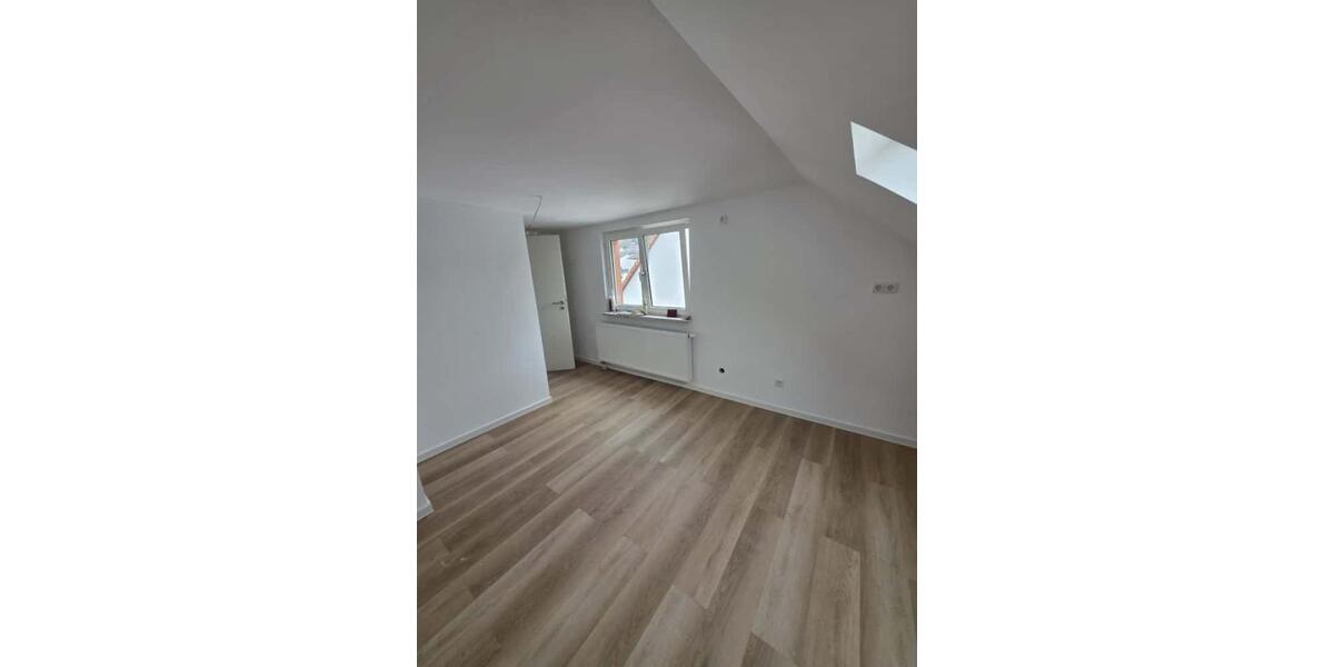 Dachgeschoßwohnung Wiesbaden Bierstadt - 2 Zimmer, 47 m&sup2;, 900&euro; | Angebot:25370166