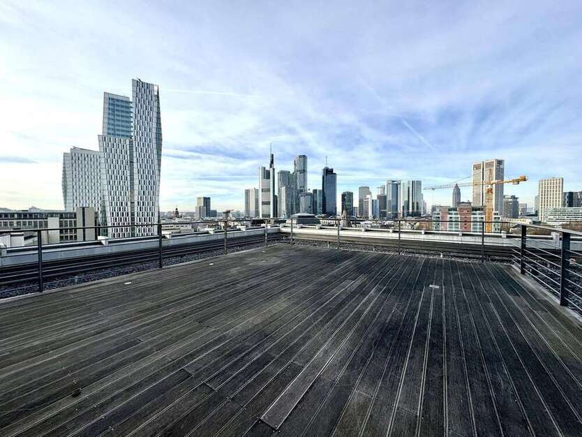 Büro in Frankfurt am Main 9.900 € 450 m²