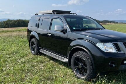 Nissan Pathfinder 220.000 km 14.200 € Waldems 65529