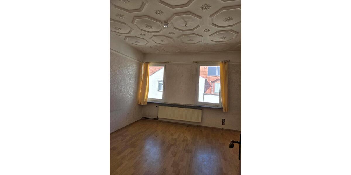 Etagenwohnung Wiesbaden Mainz-Kostheim - 5 Zimmer, 130 m&sup2;, 330.000&euro; | Angebot:27429708