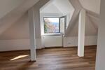 Dachgeschoßwohnung Geisenheim - 2 Zimmer, 64 m&sup2;, 960&euro; | Angebot:26063146