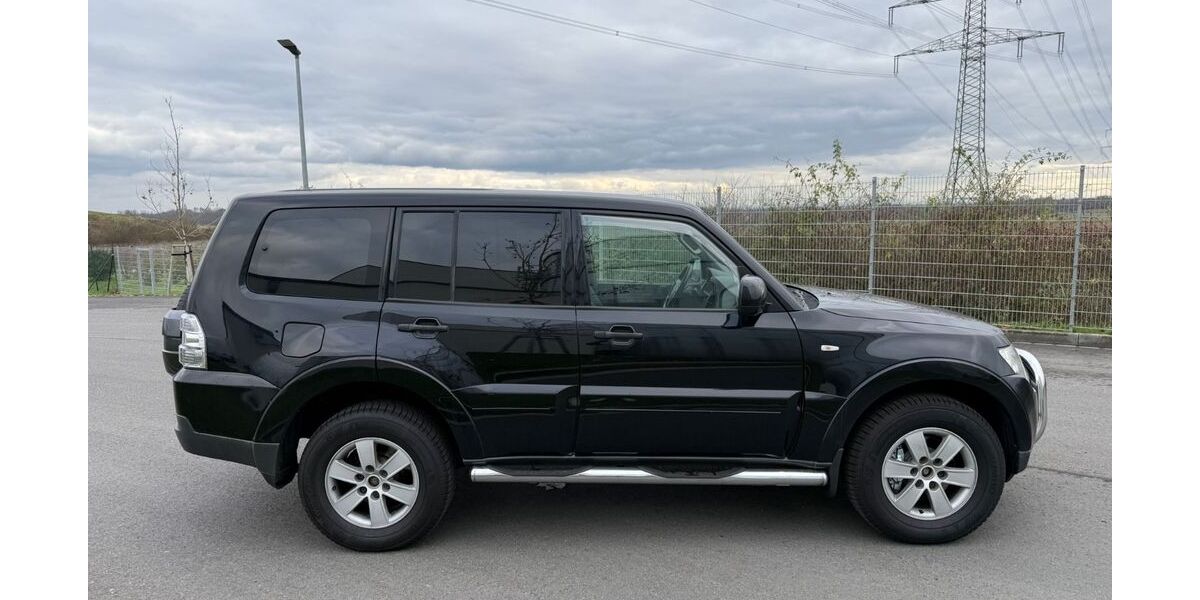 Mitsubishi Pajero 174.000 km 10.500 &euro; Taunusstein 65232