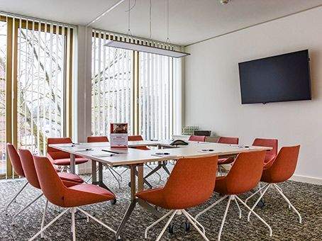 Großzügiges Eckbüro in Wiesbaden zimmer