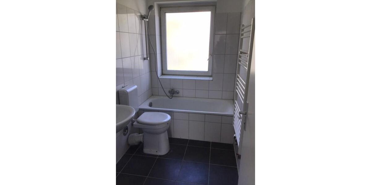 Etagenwohnung Wiesbaden Biebrich - 4.5 Zimmer, 70 m&sup2;, 842&euro; | Angebot:25314016