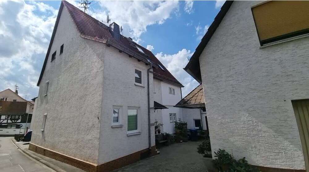 Haus zum Kaufen in Glashütten-Schloßborn 173.500 € 104 m²