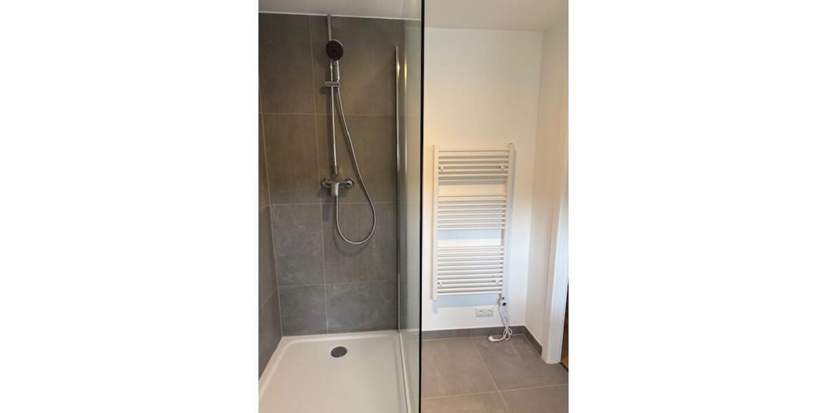 Charmante 2-Zimmer-Wohnung im Dachgeschoss, Erstbezug, top Lage 1 zimmer