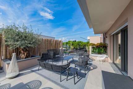 Wohnung zum Kaufen in Desenzano del Garda 1.750.000 € 198 m²