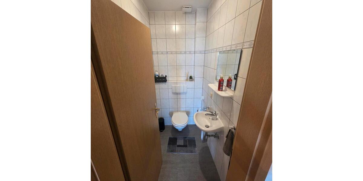 Dachgeschoßwohnung Harxheim - 4.5 Zimmer, 148 m&sup2;, 1.900&euro; | Angebot:26196443