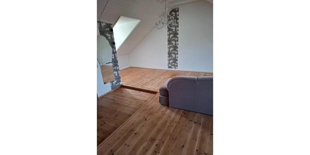 Dachgeschoßwohnung Geisenheim - 34 Zimmer, 85 m&sup2;, 475&euro; | Angebot:25170154