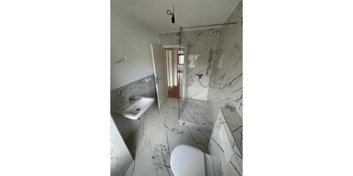 Dachgeschoßwohnung Wiesbaden Biebrich - 3 Zimmer, 90 m&sup2;, 1.400&euro; | Angebot:26286560