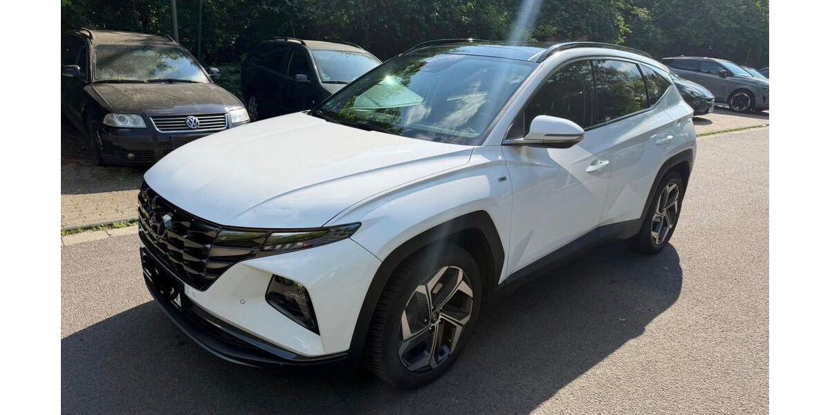 Hyundai TUCSON 102.000 km 23.500 &euro; Wiesbaden 65201