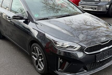 Kia ceed / Ceed 115.000 km 13.999 &euro; Wiesbaden 65203