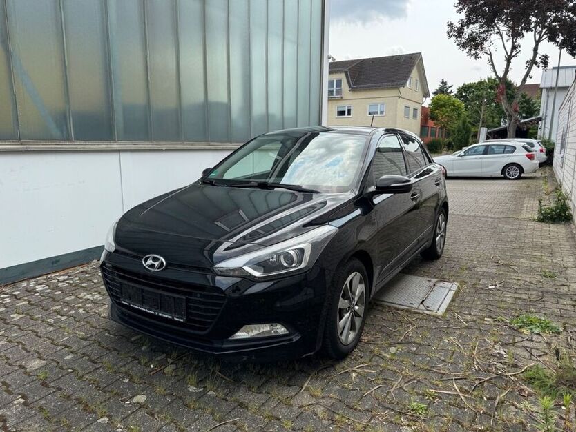 i20