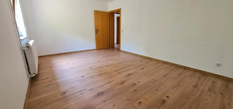 Einfamilienhaus Niedernhausen - 6 Zimmer, 155 m&sup2;, 2.800&euro; | Angebot:26482308