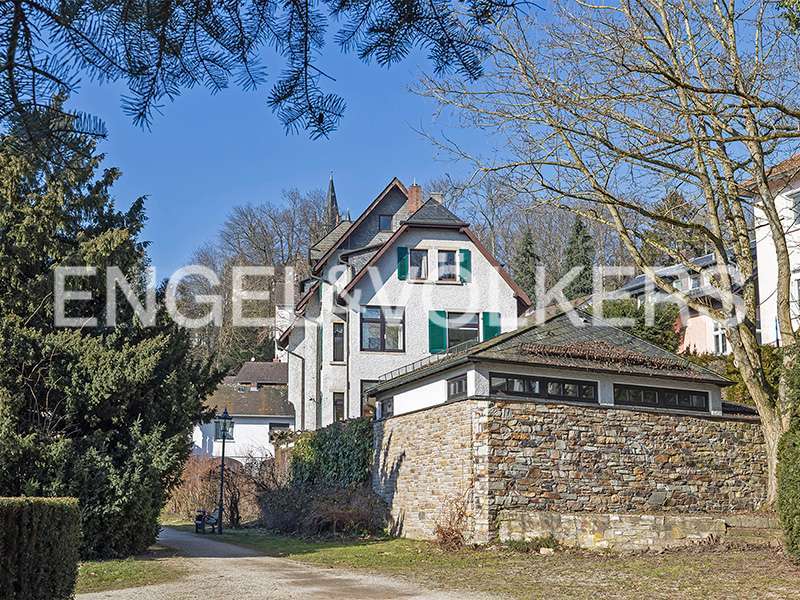 Haus zum Kaufen in Königstein im Taunus 1.480.000 € 290 m²