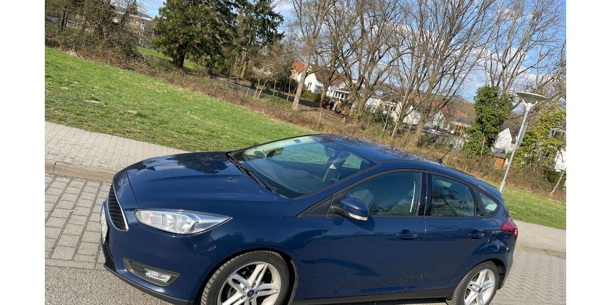 Ford Focus 111.000 km 8.700 &euro; Wiesbaden 65197