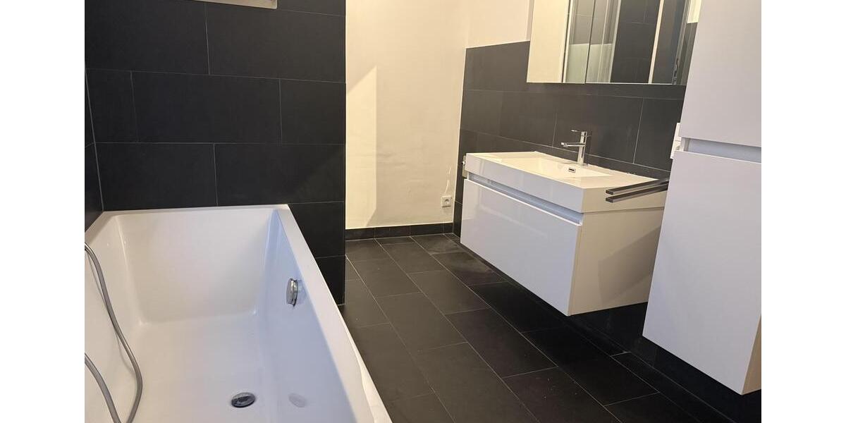 Saniertes Stadthaus FFM-Höchst-Nähe Bahnhof 4 zimmer