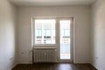 Sanierte und renovierte 2-Zimmer-Wohnung mit Balkon und Tageslichtbad