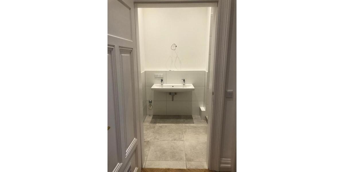 Etagenwohnung Wiesbaden Klarenthal - 5 Zimmer, 125 m&sup2;, 2.200&euro; | Angebot:26404973