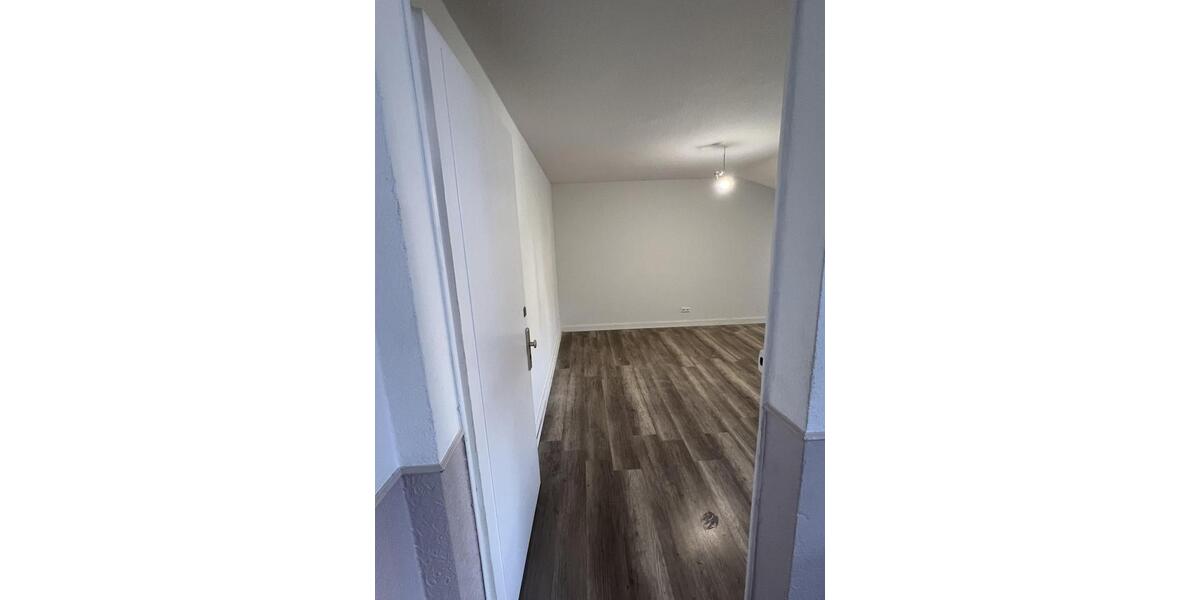 Dachgeschoßwohnung Wiesbaden Klarenthal - 2 Zimmer, 38 m&sup2;, 760&euro; | Angebot:26123838