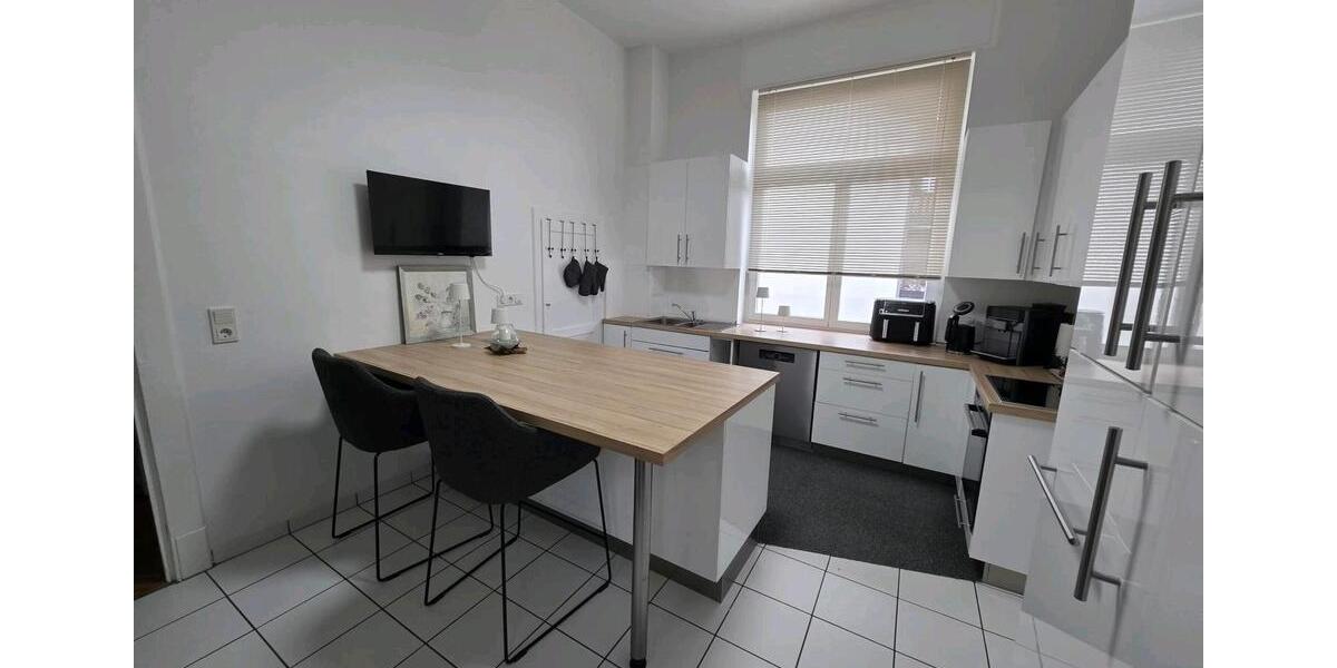 Etagenwohnung Wiesbaden Nordost - 6 Zimmer, 151 m&sup2;, 1.950&euro; | Angebot:25365796