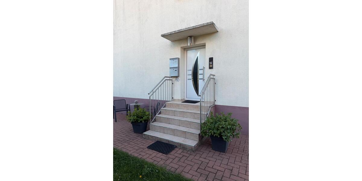 Etagenwohnung Wiesbaden Biebrich - 2 Zimmer, 50 m&sup2;, 900&euro; | Angebot:26306208