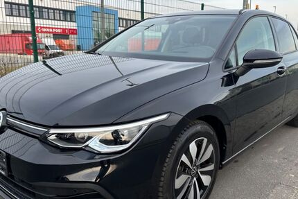 VW Golf 8.147 km 25.990 &euro; Büttelborn 64572