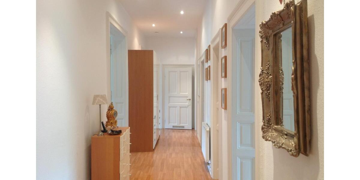 Etagenwohnung Wiesbaden Biebrich - 4 Zimmer, 125 m&sup2;, 1.800&euro; | Angebot:25711714