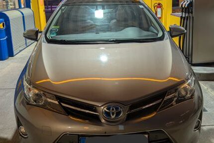 Toyota Auris 131.000 km 9.000 &euro; Bad Soden 65812