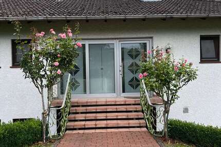 Wohnung Stadecken-Elsheim Elsheim - 5 Zimmer, 160 m&sup2;, 1.400&euro; | Angebot:25293539