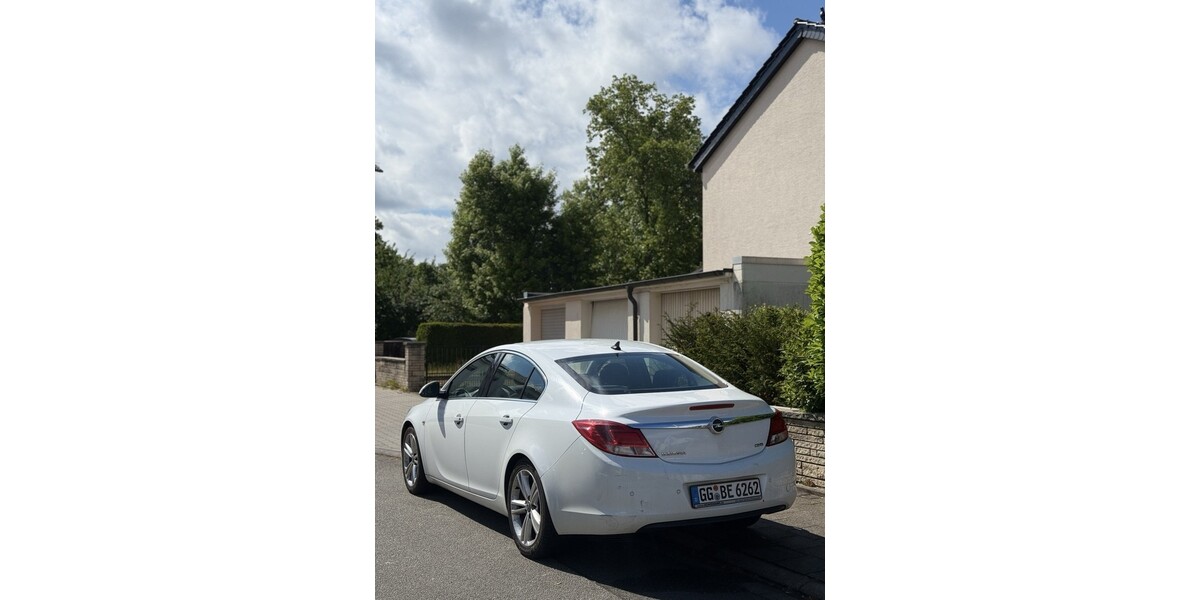 Opel Insignia 180.000 km 5.200 € Rüsselsheim am Main 65428