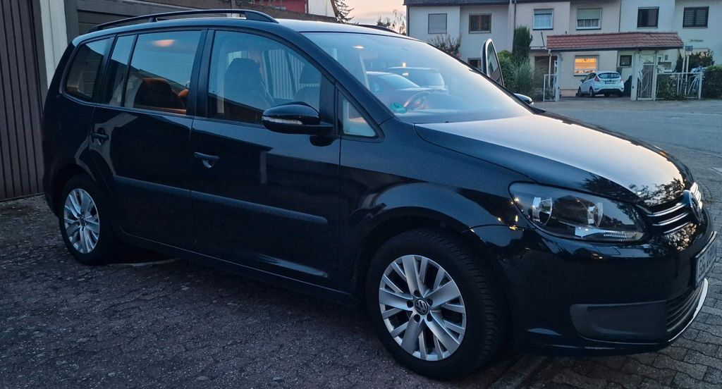 VW Touran 150.900 km 8.550 € RÜSSELSHEIM 65428