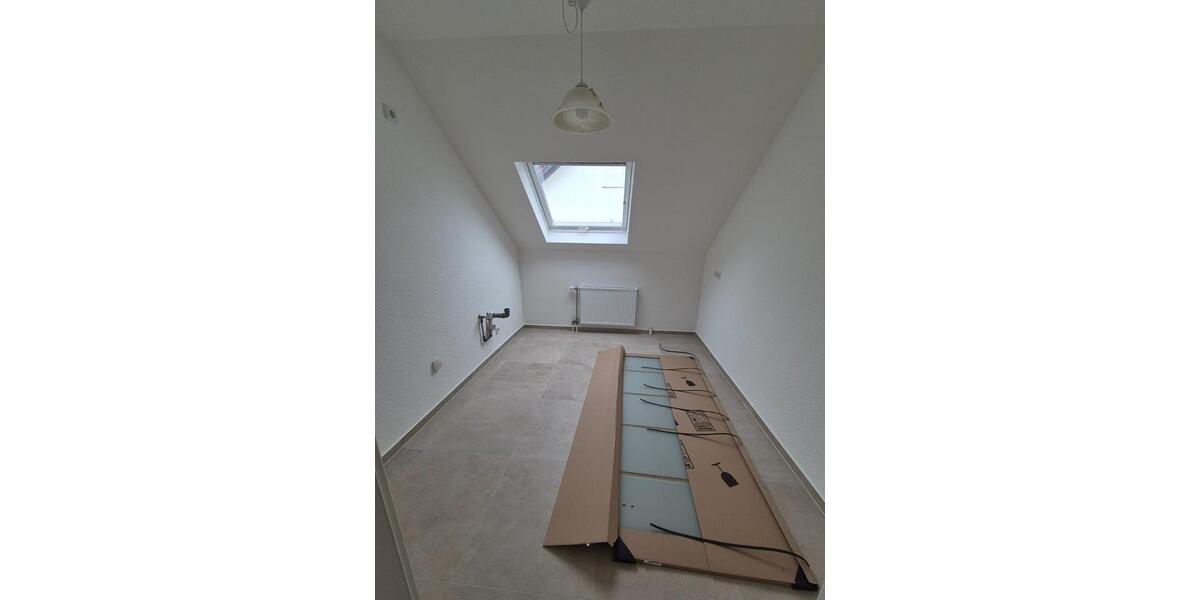 Dachgeschoßwohnung Wiesbaden Mainz-Kostheim - 3 Zimmer, 87 m&sup2;, 1.269&euro; | Angebot:25431440
