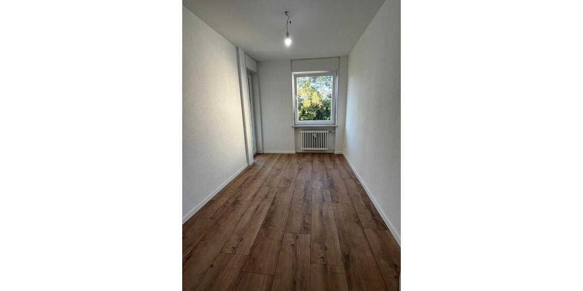 Etagenwohnung Wiesbaden Biebrich - 5 Zimmer, 104 m&sup2;, 1.800&euro; | Angebot:26533073